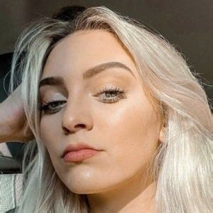 EXPLORE ‘Youtuber’ Brianna Motte Wiki, Bio, Birthday, Age, Height, Nationality, Boyfriend, Instagram, and Net Worth