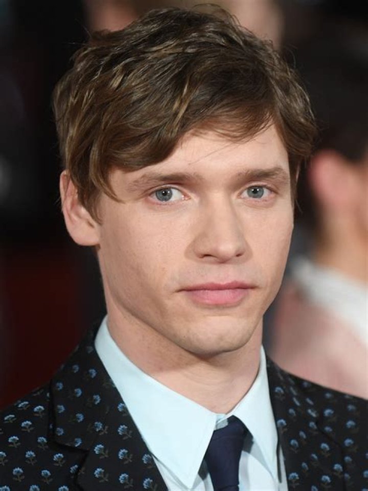 Who is ‘MotherFatherSon’ star Billy Howle? EXPLORE His Wiki, Bio, Age, Height, Girlfriend, Parents, and Net Worth